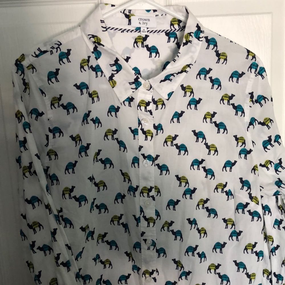 Crown and Ivy Ladies Camel Button Down Blouse